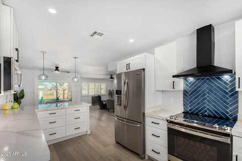 855 S REVOLTA Circle, Mesa, AZ 85208