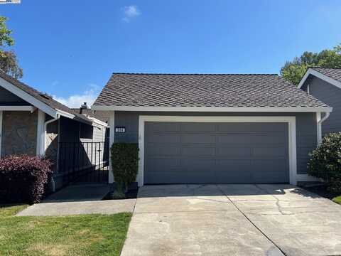 514 Silver Lake Dr, Danville, CA 94526