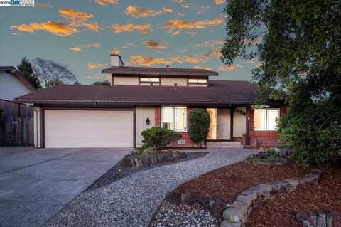 18714 E Cavendish Dr, Castro Valley, CA 94552