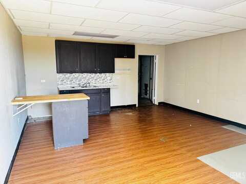 2851 Wegis Avenue, Bakersfield, CA 93314