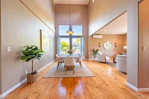 7580 Meadowlark Drive, Sebastopol, CA 95472