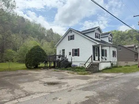 241 Sycamore Avenue, PINEVILLE, WV 24874