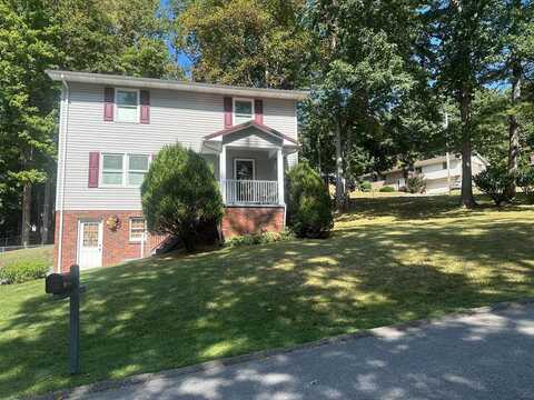 100 Cardinal Ln, BECKLEY, WV 25801