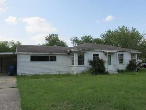 411 E Hutchinson St, Beeville, TX 78102