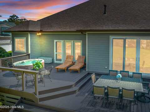 2592 St James Drive SE, Southport, NC 28461
