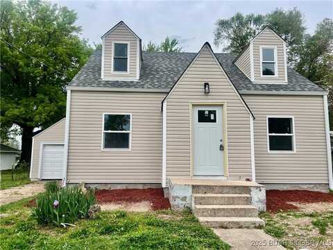 407 Cleveland Street, Versailles, MO 65084