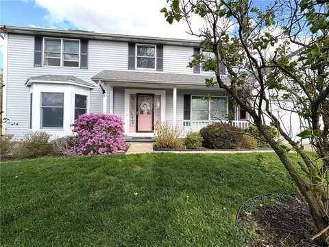 8 Hawkes Trail, Penfield, NY 14580