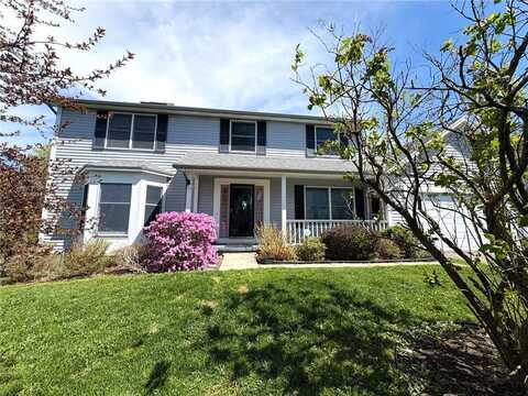 8 Hawkes Trail, Penfield, NY 14580