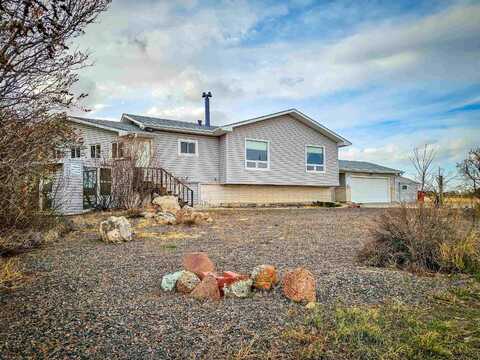8012 BOBCAT RD, Cheyenne, WY 82009
