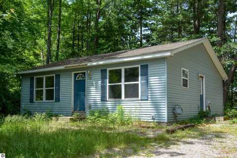 895 MARYJO DRIVE, TRAVERSE CITY, MI 49686