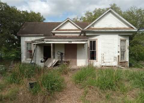 301 N 2nd Street, Skidmore, TX 78389
