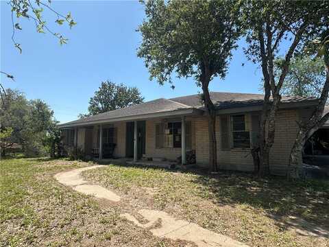 5851 Yucca Trail, Beeville, TX 78102