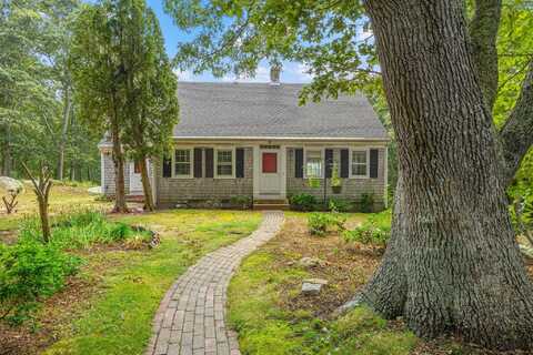 27 Upland Avenue, Falmouth, MA 02540