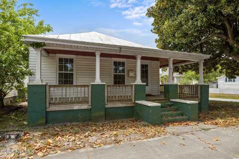 1813 Arendell Street, Morehead City, NC 28557