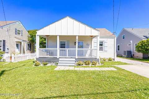 903 Live Oak Street, Beaufort, NC 28516