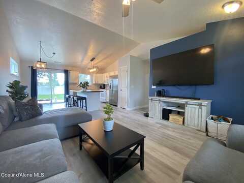 2124 E Knapp Dr, Post Falls, ID 83854