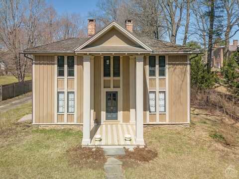 81 W Market Street, Red Hook, NY 12571