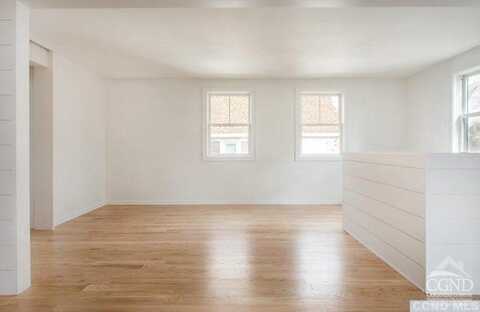 25-1/2 Columbia Turnpike, Hudson, NY 12534