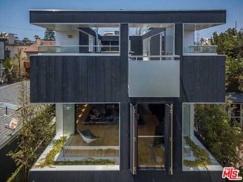 21 27th Ave, Venice, CA 90291