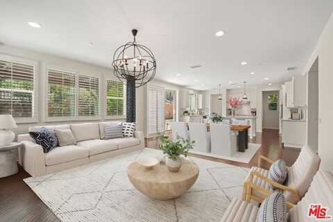 4928 Princess Dr, Agoura Hills, CA 91301
