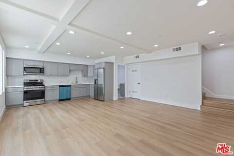 2057 S Garth Ave, Los Angeles, CA 90034