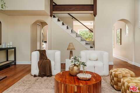 6200 Banner Ave, Los Angeles, CA 90038
