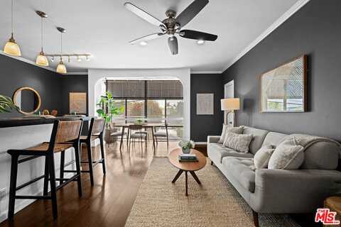697 Bay St, Santa Monica, CA 90405