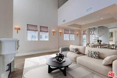 1379 Midvale Ave, Los Angeles, CA 90024