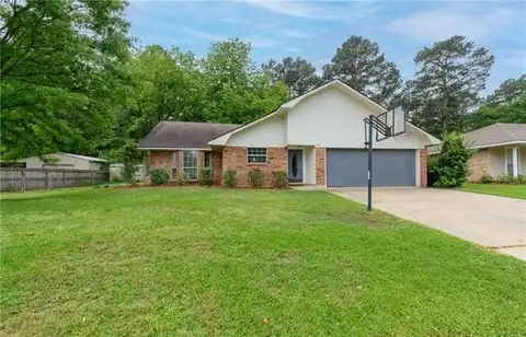 4900 WHISPERING PINES Loop, Pineville, LA 71360