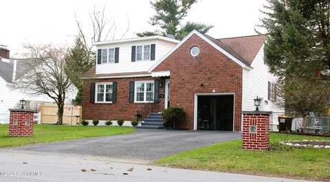28 Puritan Drive, Rotterdam, NY 12306