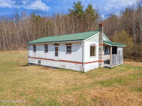 394 Armlin Hill Road, Fulton, NY 12122
