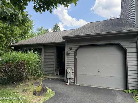 521 Townwood Drive, Guilderland, NY 12203