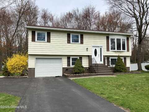 12 Mcintosh Lane, Clifton Park, NY 12065