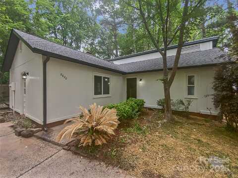 8600 Eaglewind Drive, Charlotte, NC 28212
