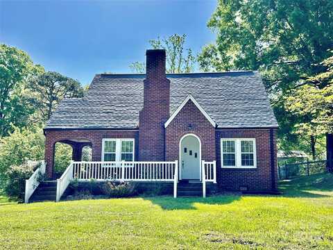 121 W 11th Street, Oakboro, NC 28129