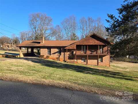 1074 25th Street NE, Hickory, NC 28601