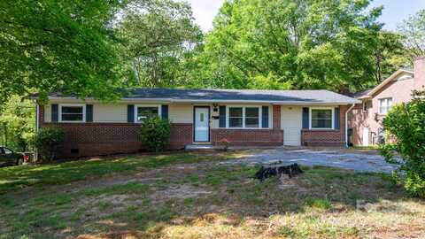 634 7th Avenue Place SE, Hickory, NC 28602