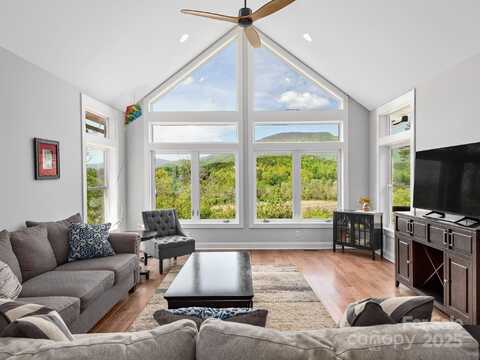 1810 Coopers Gap Road, Mill Spring, NC 28756