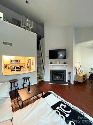 300 S Cedar Street, Charlotte, NC 28202