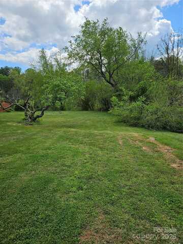 64 Alexander Road, Weaverville, NC 28787