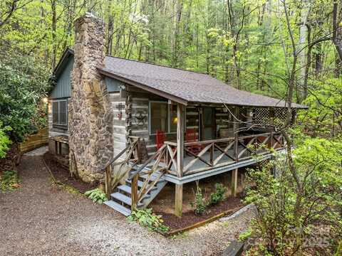 32 Log Cabin Drive, Maggie Valley, NC 28751