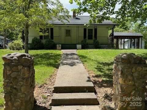 825 Ridge Road, Marion, NC 28752
