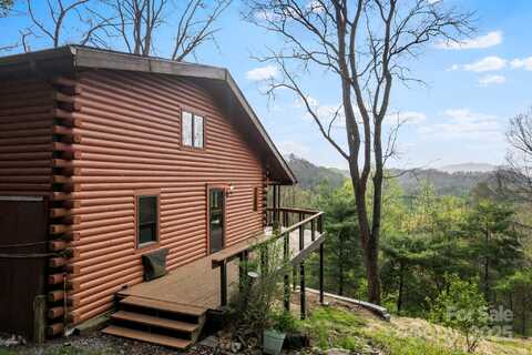 689 Osborne Road, Clyde, NC 28721