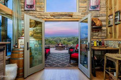452 Fresh Meadows Road, Simi Valley, CA 93065