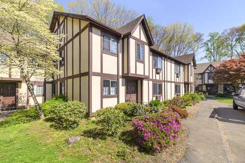 217 Foxwood Lane, Milford, CT 06461