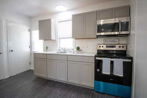 12 Home Street, New London, CT 06320