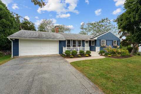 5 Benjamin Road, Groton, CT 06355