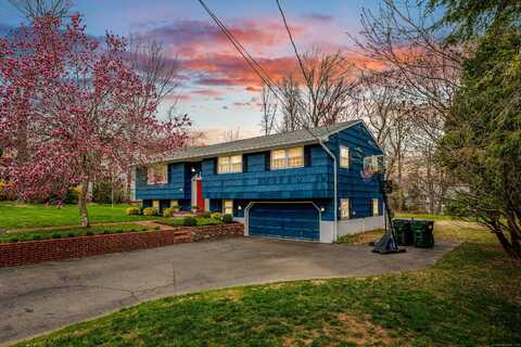 18 Blue Trail Drive, Prospect, CT 06712