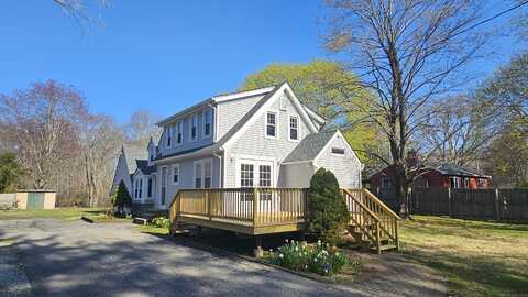 35 Meadow Road, Clinton, CT 06413