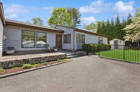 49 Drumlin Road, Westport, CT 06880